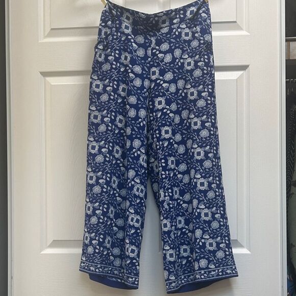 Max Studio Floral Blue and White Pants - Picture 1 of 3